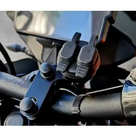 Dual USB socket for handlebar clamp mount Beperkt Aanbod