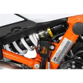 Rear brake fluid reservoir guard, black for KTM 890 Adv/ Adv R/ 790 Adv / Adv R/ 1290 S Adv (2021-)/Husqvarna Norden 901/ Aprilia Tuareg 660 Betaalbaar