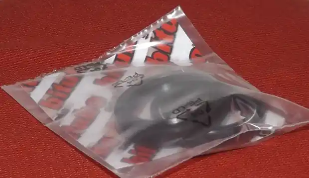 Flitsaanbieding BITUBO - KIT FORK OIL SEAL 38X50.1X8/9.5 - Suspension - Hoogwaardige afdichting