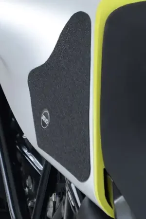 R&G - TANK TRACTION GRIPS, BLACK - Accessories - Geschikt voor Husqvarna 701 j/k/l Bestel Nu