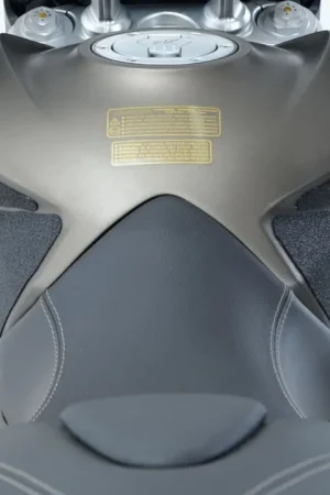 R&G - TANK TRACTION GRIPS, BLACK - Accessories - MV 800 STRADALE 4-PIECE Limited Edition