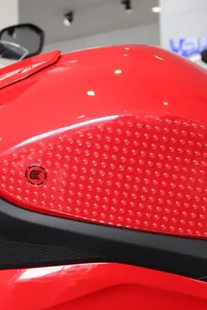 Seizoensaanbieding R&G - EAZI-GRIP BLACK TANK GRIPS - EVO - Optimale grip en controle